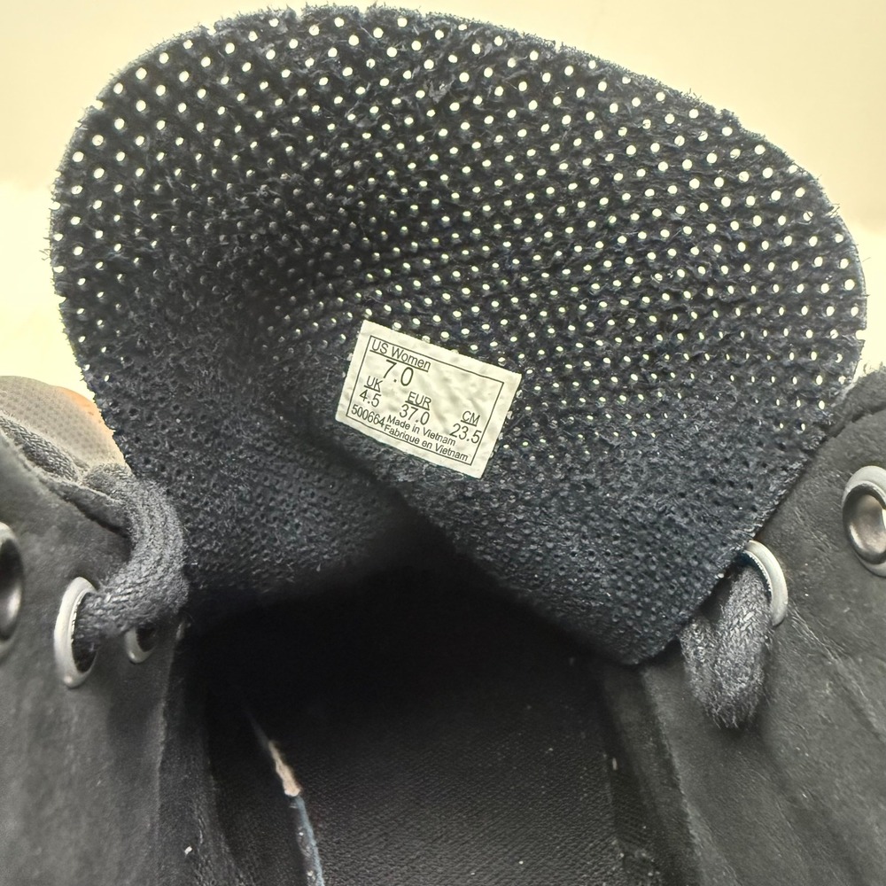 Vans |‎ Perforated Leather Lace Up Chukka Boots Casual in Black - Picture 5 of 8
